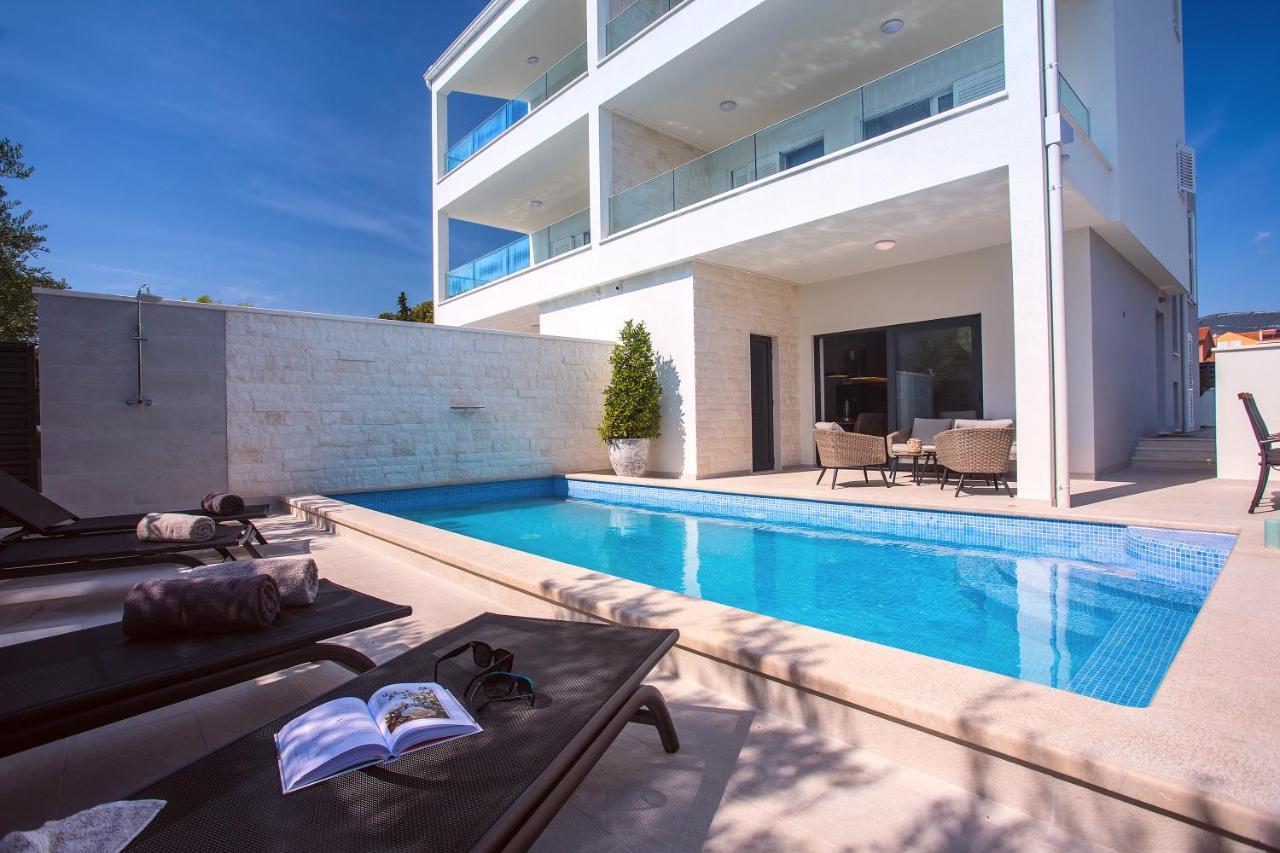 Villa Petra คาชเตลา ภายนอก รูปภาพ