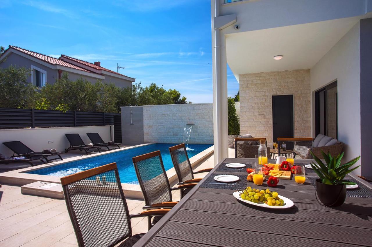 Villa Petra คาชเตลา ภายนอก รูปภาพ